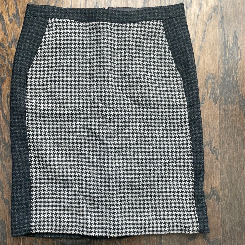 Size 2 J. Crew pencil skirt (houndstooth print), wool fabric